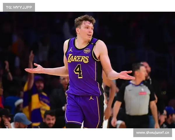 NBA五大撞衫瞬间:詹科难分高低,泡椒完爆莺歌,看到KD我笑了 NBA五大撞衫瞬间:詹科难分高低,泡椒完爆莺歌,看到KD我笑了